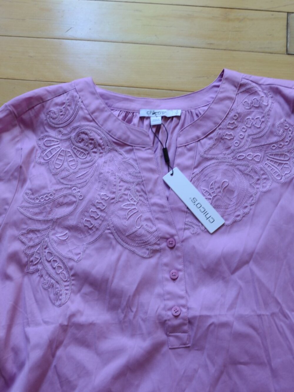 Chico's Embroidered Poplin Splitneck Shirt Size 3 NWT US 16 - Picture 3 of 11
